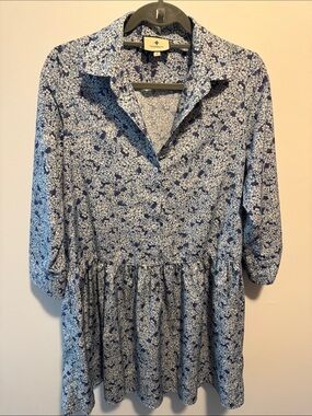 Tuckernuck Navy and White Floral Peplum Blouse